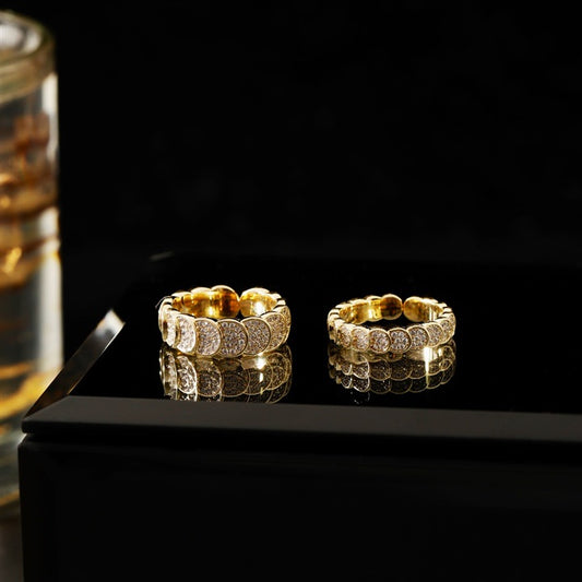 Funkelnder Münz-Ring mit Vollbesatz